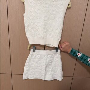 Zara Cream Floral Textured Sleeveless Top